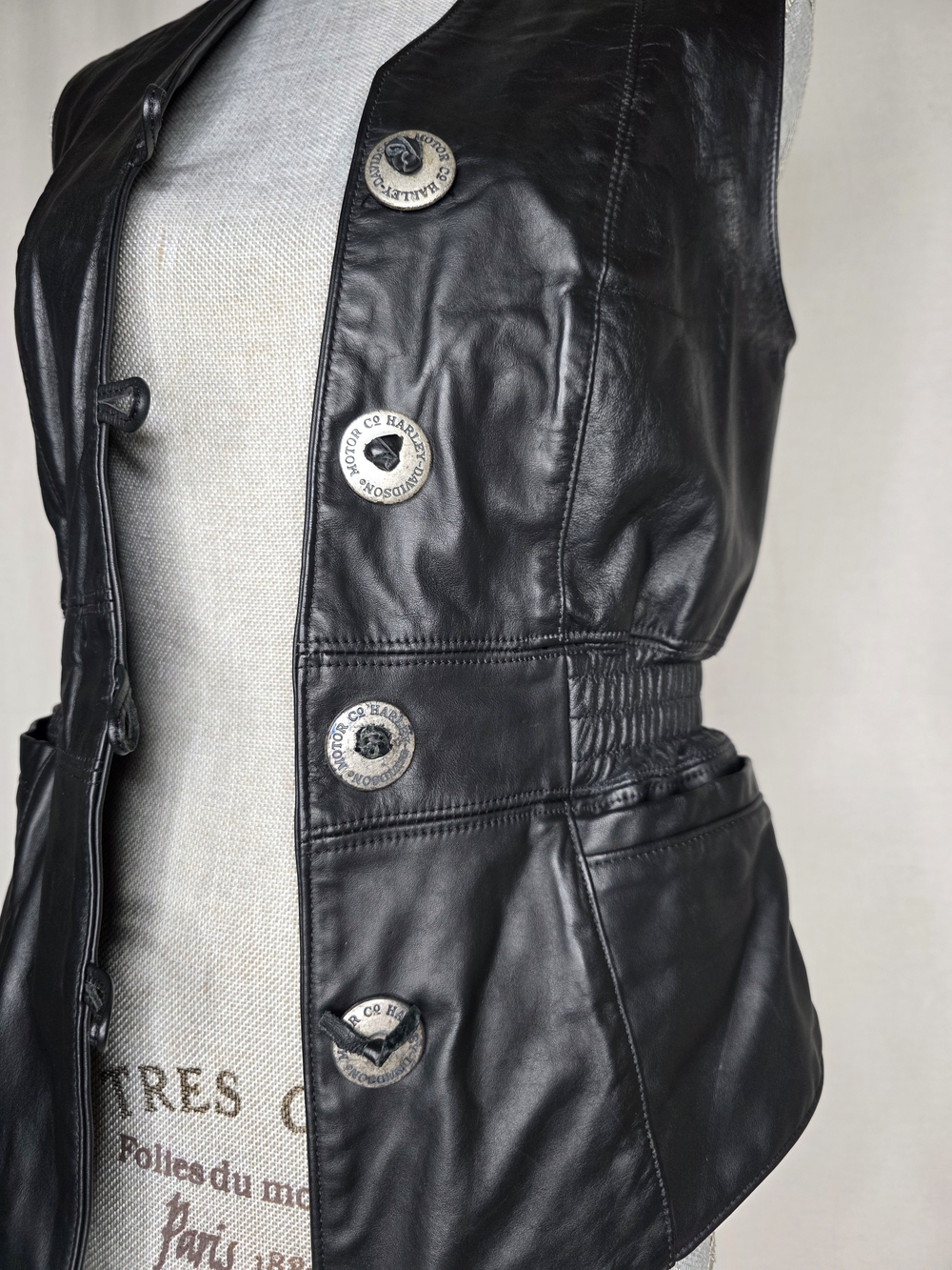 Vintage Harley-Davidson Black Leather Button-Front Vest - Picture 3 of 16